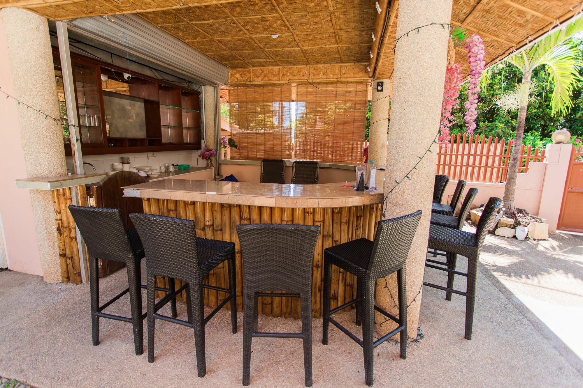 Conrada'S Place Hotel And Resort Panglao Exterior photo